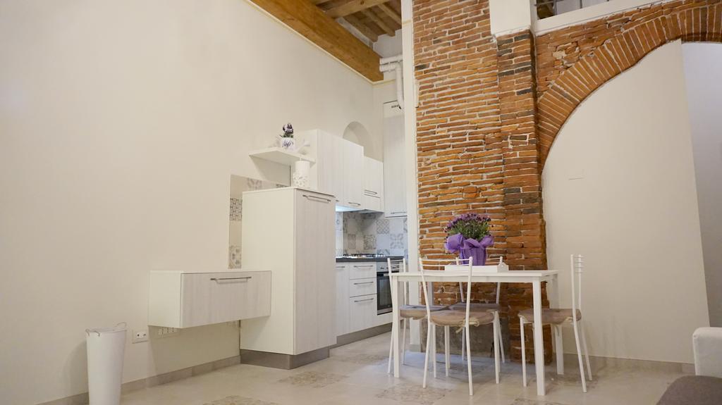 Alessandra Apartment ลุคคา ภายนอก รูปภาพ
